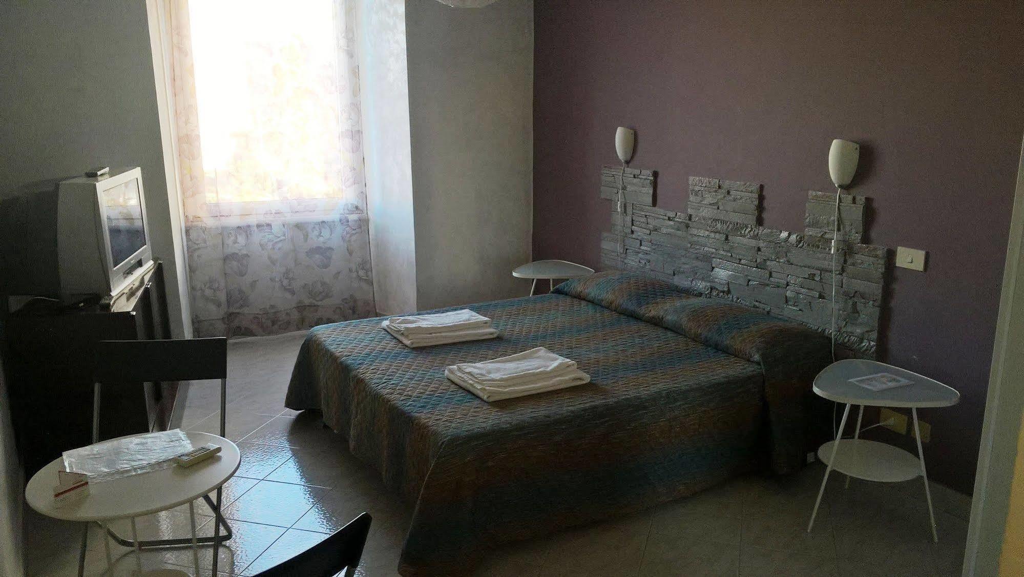 Gigi Holiday Rooms Rom Exterior foto
