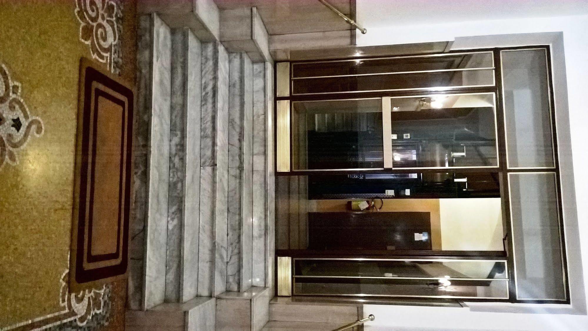 Gigi Holiday Rooms Rom Exterior foto