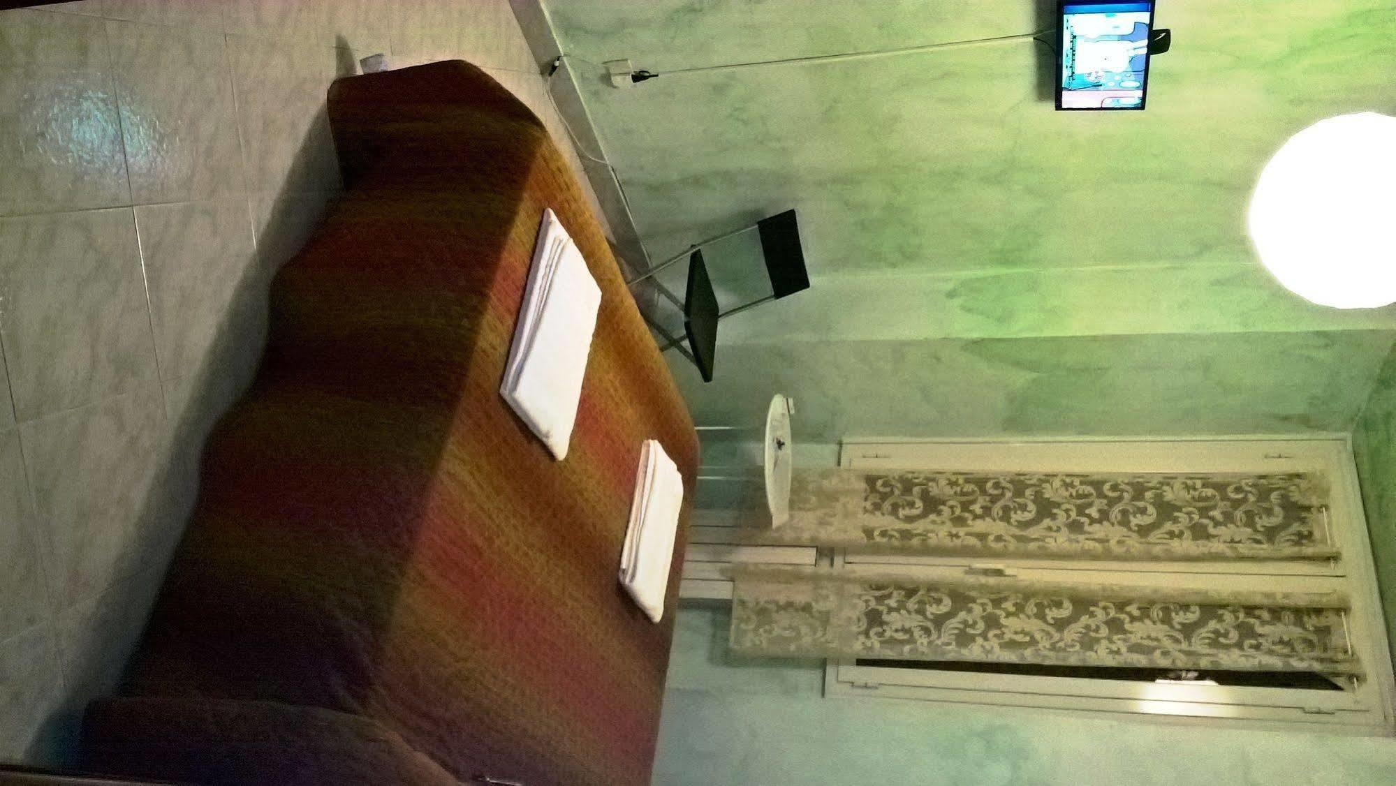 Gigi Holiday Rooms Rom Exterior foto